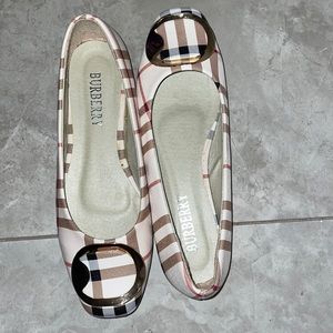 Burberry Plaid Genuine Slip On Women’s Loafer